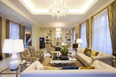 三雄·極光與無錫同濟聯合裝飾公司產品互動，共筑建筑裝潢新篇章